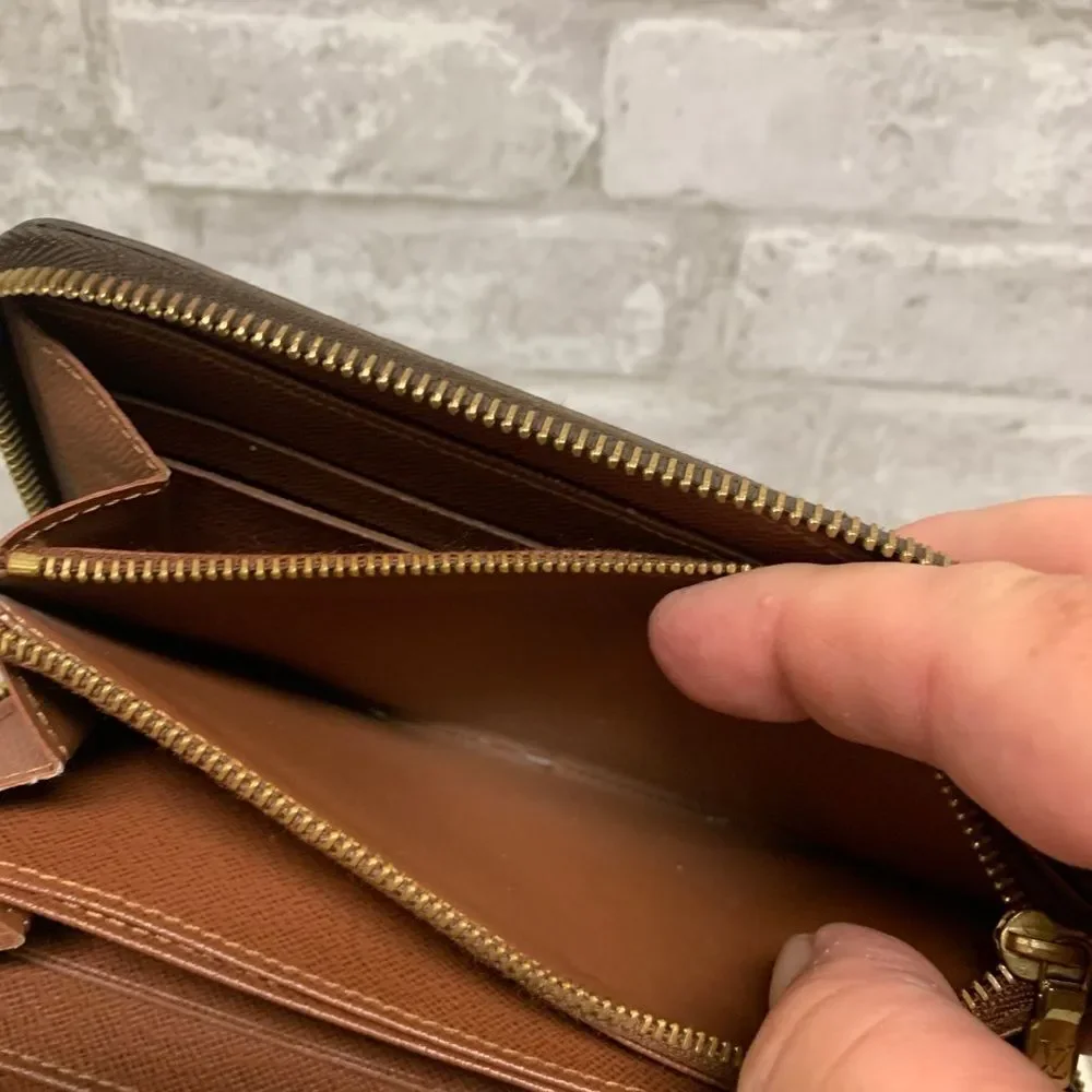 ⭐  Louis Vuitton Monogram Zippy Zip Around Long Wallet purse.